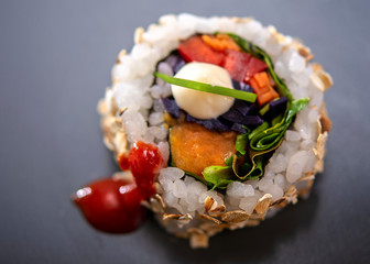 Sushi und sashimi regional und traditionell
