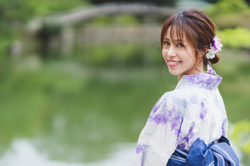 浴衣の女性