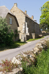 Fototapeta na wymiar Houses in englidh countryside
