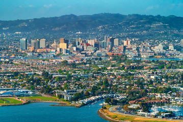 Aerial view of Oakland, CA from the bay - obrazy, fototapety, plakaty
