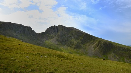 Obraz premium The steep outcrops of Sca Fell