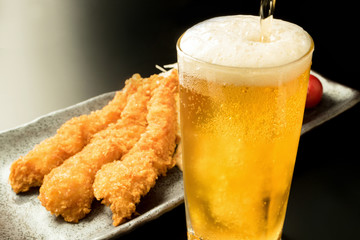 ビールとエビフライ