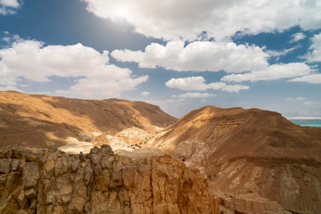 Fototapeta na wymiar beautiful nature near the dead sea in Israel. bright clouds in the blue sky