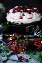 Gooseberry Pavlova..Style vintage