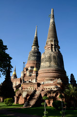 Fototapeta premium histrosiche Tempel und Buddha Statuen in Ayutthaya, Thailand