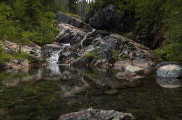 Naklejka na ściany i meble beatiful stream and pond found on hike to snow lake washington