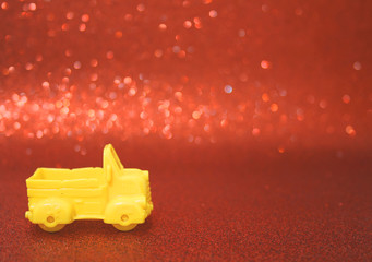 YELLOW TRUCK OVER RED