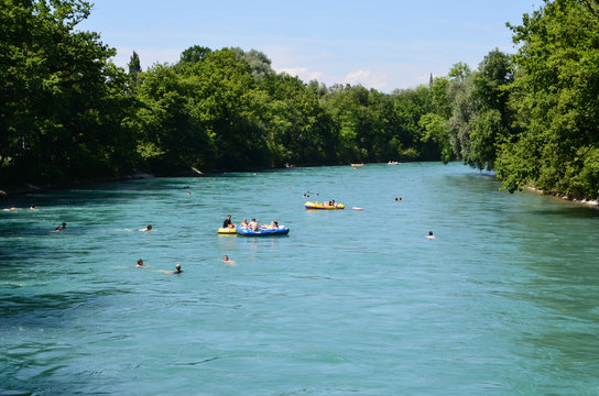 Aareschwimmen in Bern.
