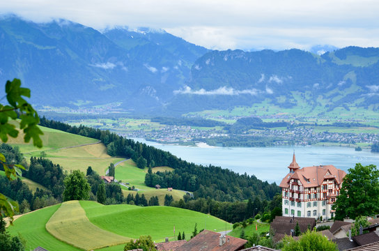 Ausblick auf den Brienzersee. Panorama.