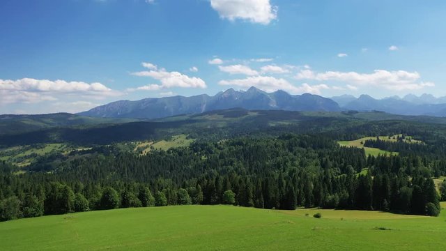 Tatry - Krajobraz z lotu ptaka - łąka