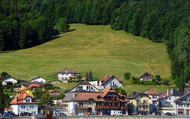Fototapeta na wymiar A small European town in the mountains. The shores of lake Joux, in Switzerland.