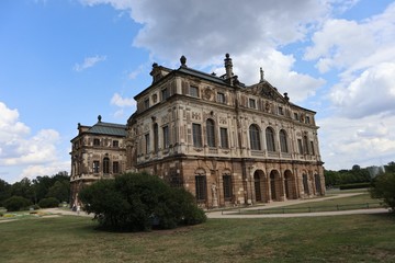 Fototapeta na wymiar Palais Großer Garten Dresden Sommer 