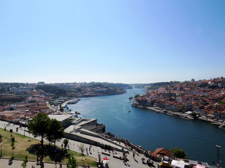 Fototapeta na wymiar Cidade Do Porto e Gaia Com O rio Douro