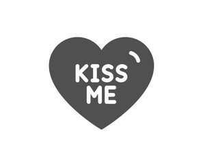 Sweet heart sign. Kiss me icon. Valentine day love symbol. Classic flat style. Simple kiss me icon. Vector