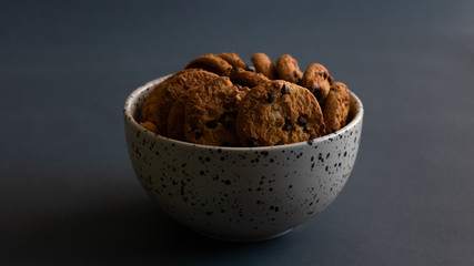  delicious cookies with chocolate chips, to enjoy with everyone.