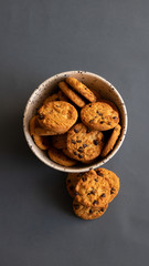  delicious cookies with chocolate chips, to enjoy with everyone.