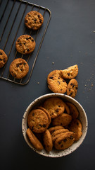  delicious cookies with chocolate chips, to enjoy with everyone.