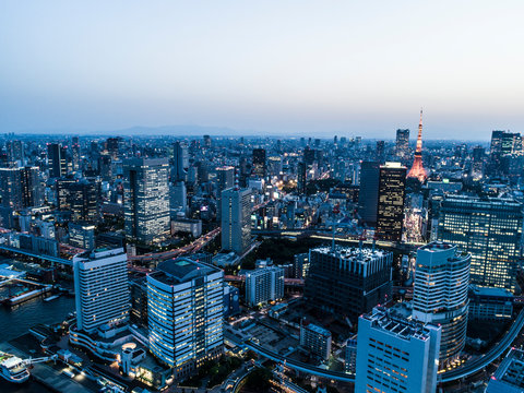 東京タワーとビル街　空撮