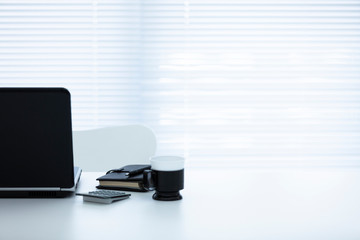 パソコンのあるビジネスデスク