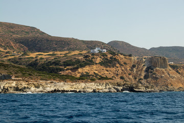 Fototapeta na wymiar lonely house on Milos island, Greece