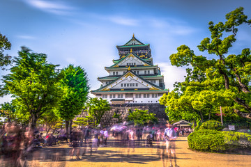 Obraz premium Osaka - June 01, 2019: The castle of Osaka in Osaka, Japan
