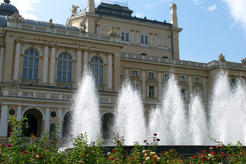 Fototapeta premium Park with fountain near opera theatre in Odessa, Ukraine
