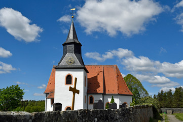 Fototapeta na wymiar kirche in krögelstein