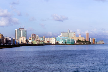 Fototapeta premium Panoramic morning view and cityscape of the Malecon seawall of Havana, Cuba
