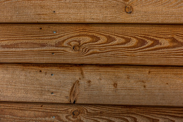 Neue Bretterwand mit starker Maserung