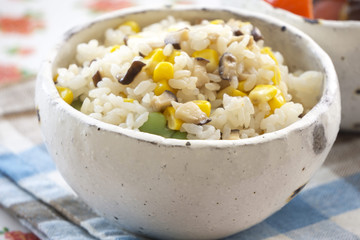 そら豆とコーン粒の混ぜご飯