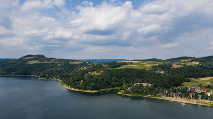 Fototapeta na wymiar Jezioro Rożnowskie - krajobraz
