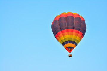 Naklejka premium Colorful Hot Air Balloons in Flight over blue sky
