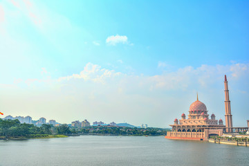 Obraz premium Putra Mosque in Putrajaya,Malaysia