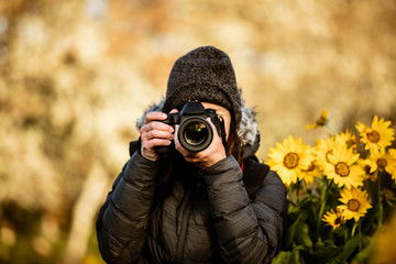 Fototapeta premium female photographer 