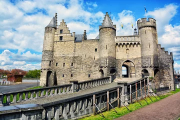 Fotobehang Scheepvaartmuseum in het middeleeuwse kasteel Het Steen in Antwerpen, België © MarinadeArt
