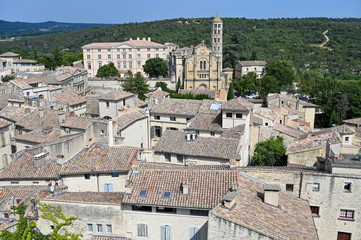 Fototapeta na wymiar Cathédrale Saint Théodorit et tour Fenestrelle à Uzès Gard