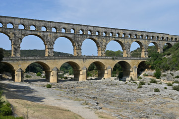 Fototapeta na wymiar Pont du Gard à Remoulins dans le Gard