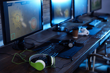 Internet cafe with modern computers for playing video games © New Africa