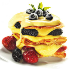 pancakes with berries