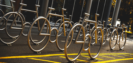 Stojaki na rowery w kształcie rowerów - obrazy, fototapety, plakaty