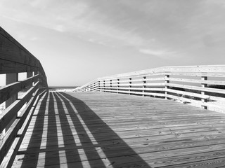 Fototapeta premium Black and white of wooden path