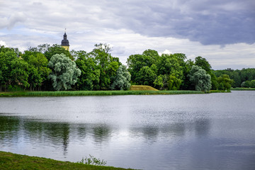Fototapeta na wymiar Lake of the Nesvizh Radziwill Castle in Belarus