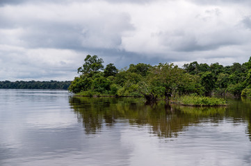 Obraz premium Rio Inírida en Guainía en Colombia