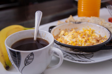 cafe con huevo