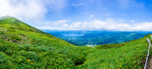 秋田駒ヶ岳からの眺め　夏山　秋田県　田沢湖