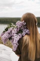 Naklejka premium young woman with flowers
