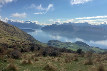 Fototapeta na wymiar Stunning alpine scenery of the Southern Alos and lakes of New Zealand