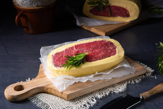 Steaks matured in butter refined with sea salt