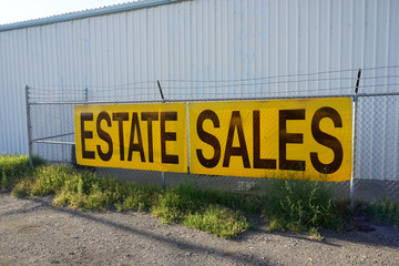 Estate sale sign