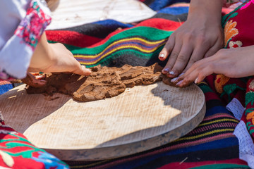 Making podnik or podnitsa pan from clay